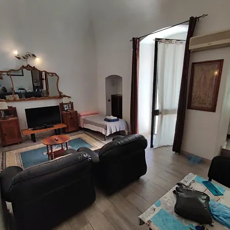Very Apartment, By Shops, Bars, Restaurants