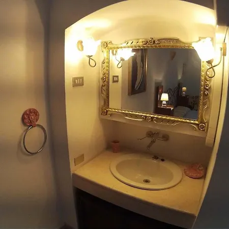Very Apartment, By Shops, Bars, Restaurants Apartment *